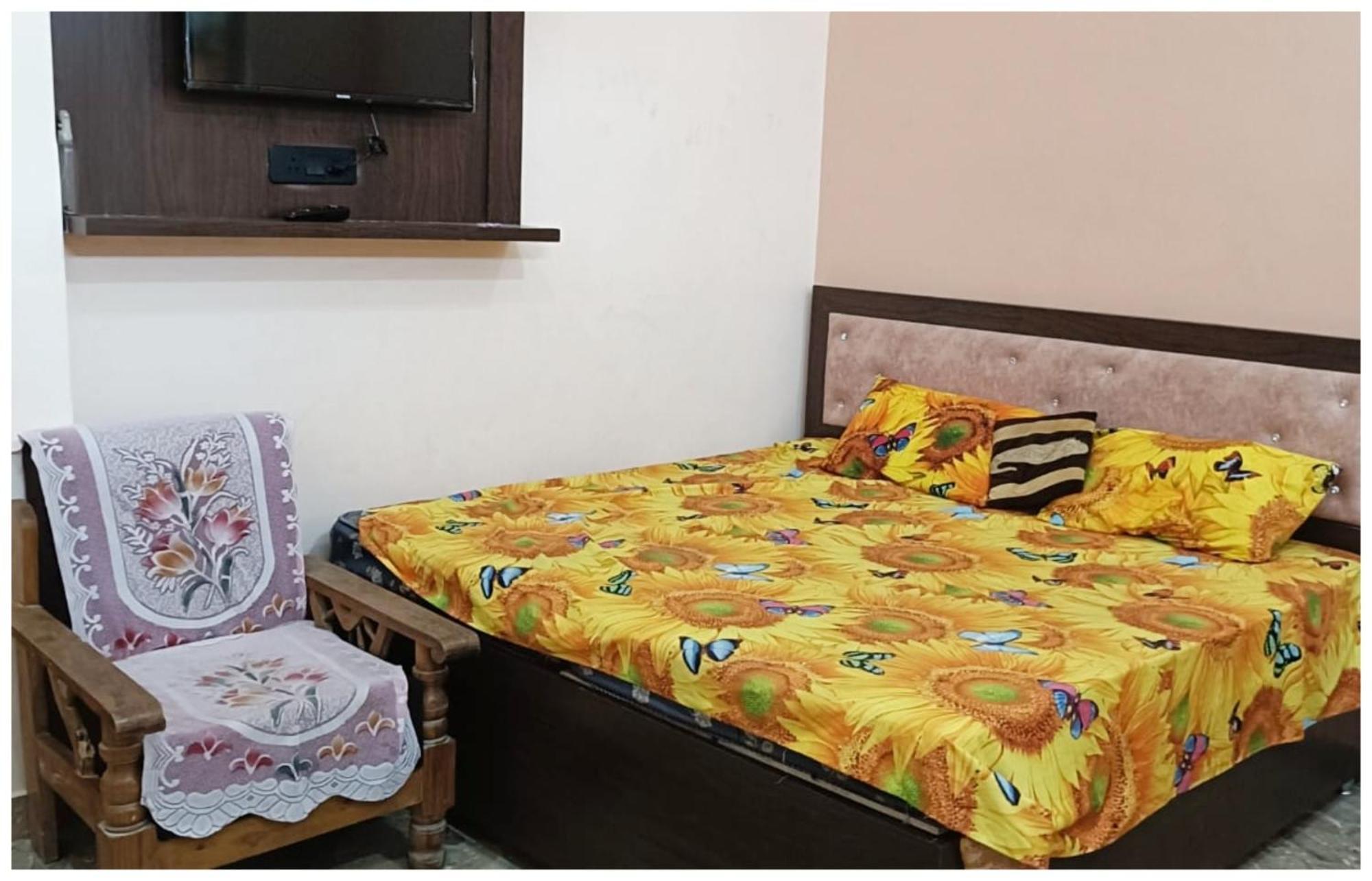 Hotel Aparna Grand Near Ram Janam Bhoomi And Temple - Fully Air Conditioned - Free Wifi Available - Best Budget Hotel In Ayodhya Екстериор снимка